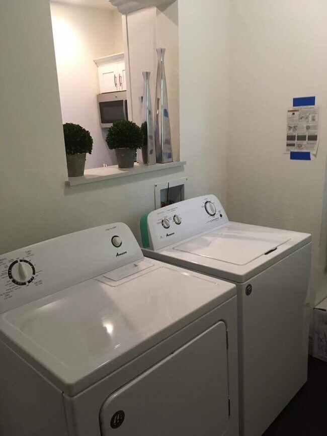 washer dryer included - 126 Cactus St