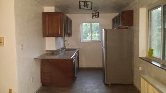 Building Photo - Glen Elm Apartments