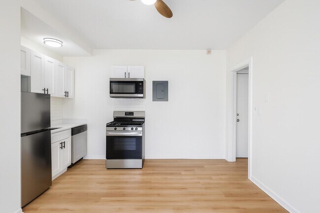 Building Photo - 623 Park Pl