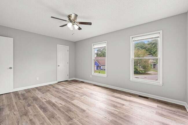 Building Photo - Riverdale - $1505.00 For Rent - 2 bedooms, 2.5 bath townhome - Roommate floor plan