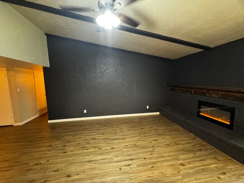 Building Photo - 7505 Whitewood Dr