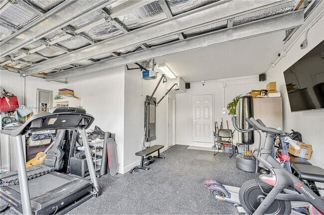 Building Photo - 1500 SW 171st Terrace