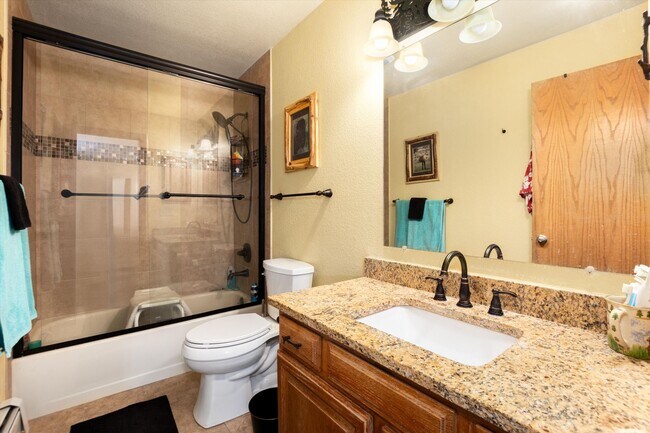 Building Photo - Silverthorne Condo – Winter Seasonal Lease...