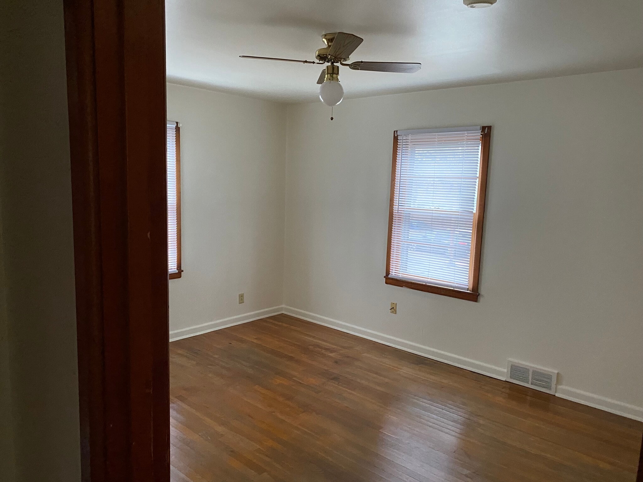 Bedrrom - 176 N 4th St