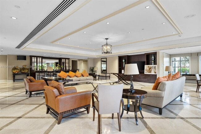 Building Photo - 20000 E Country Club Dr