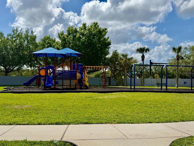 Building Photo - 3041 Ashland Ln S