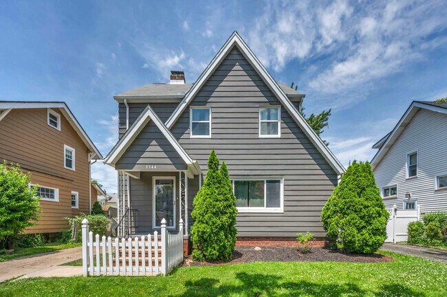 Building Photo - 3544 Tuttle Ave