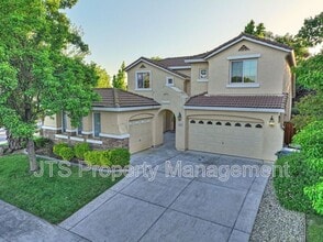 Building Photo - 2040 San Esteban Cir