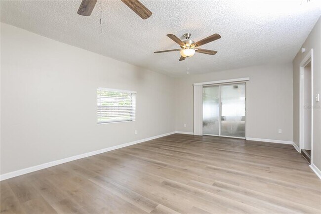 Building Photo - 6923 Yucatan Dr
