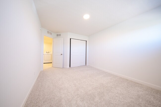 Building Photo - 5147 Long Pointe Pass