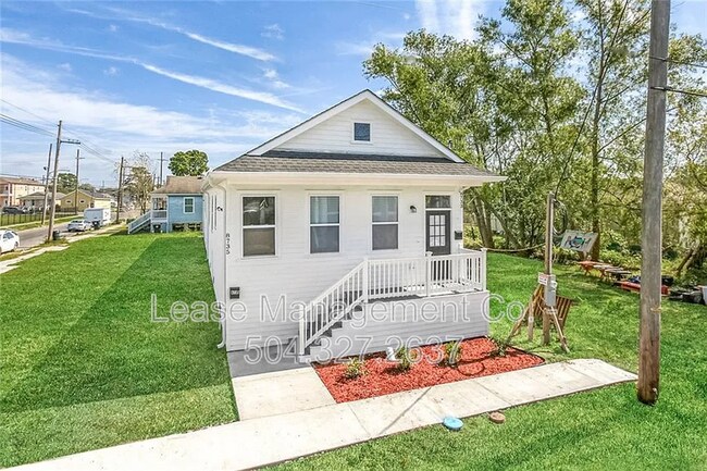 Primary Photo - 8733 Olive St