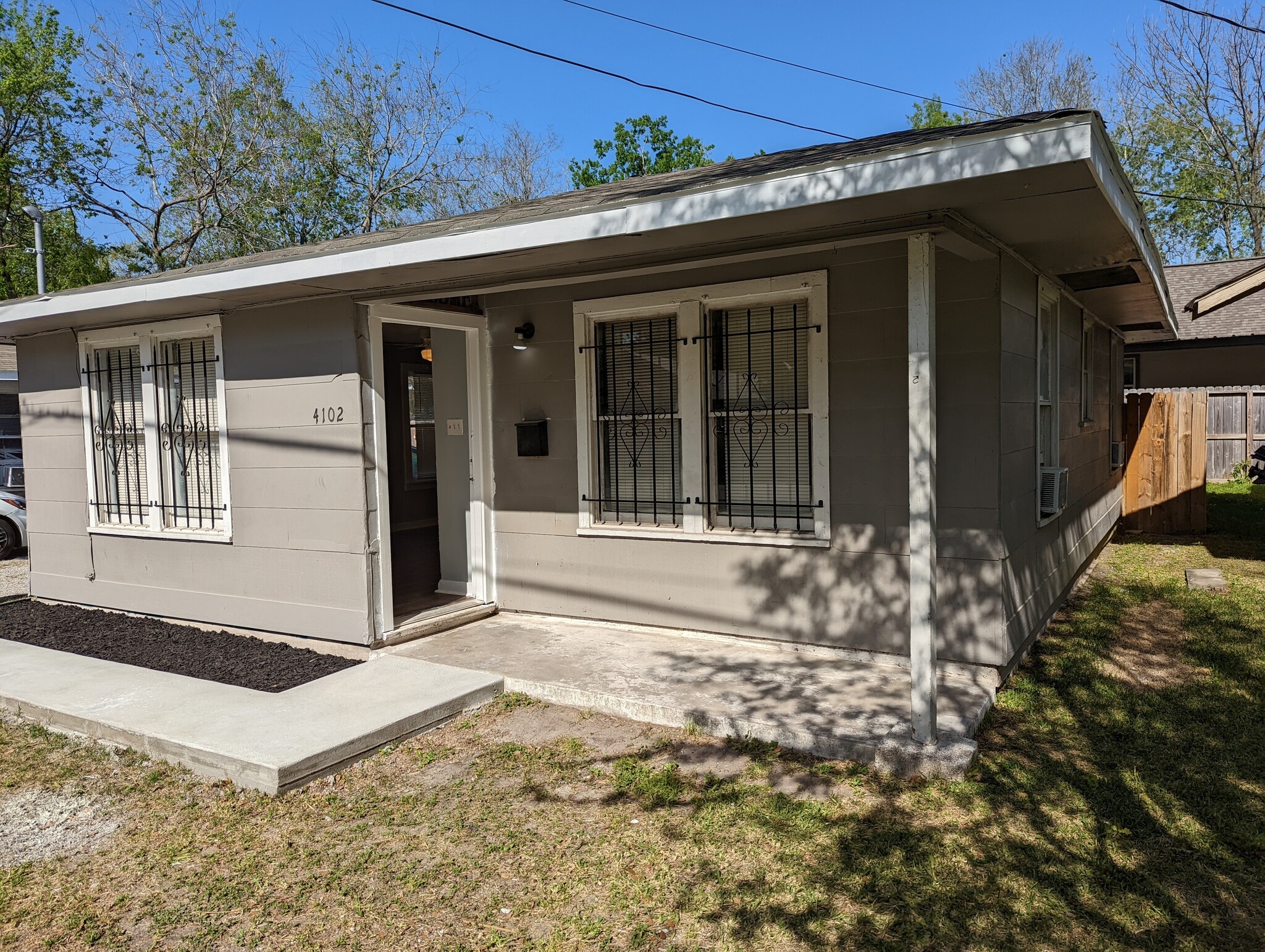 Building Photo - 4102 Oxford Street