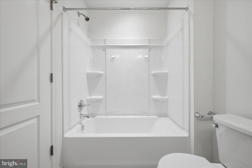 Building Photo - 658 Thumper Dr