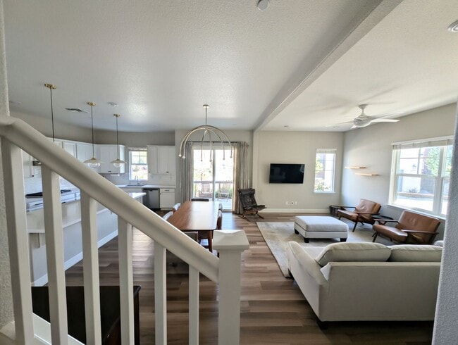 Building Photo - Pleasanton 4 Bed / 3 Bath, Top Rated Schools, Solar