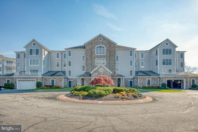Building Photo - 4700 Water Park Dr
