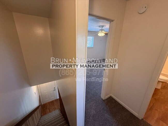Building Photo - 1811 Meadowland Ln