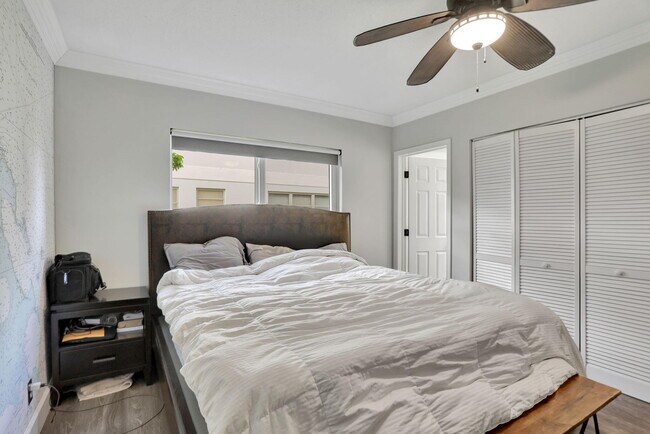 Building Photo - 2800 NE 28th St