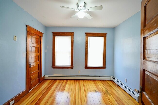 Building Photo - 94 Andover St