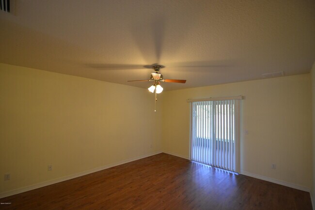 Building Photo - 2861 Emerson Dr SE