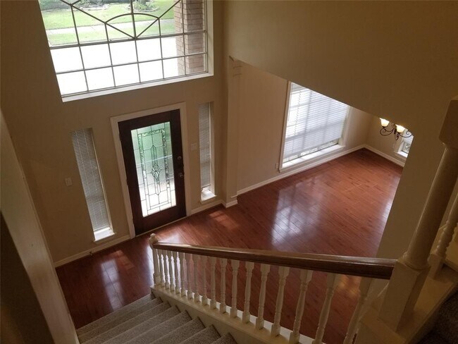 Building Photo - 14218 Swallowfield Dr