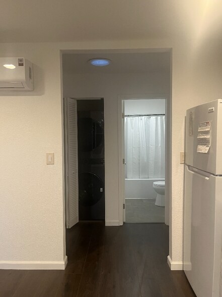 Building Photo - 27450 Lyford St