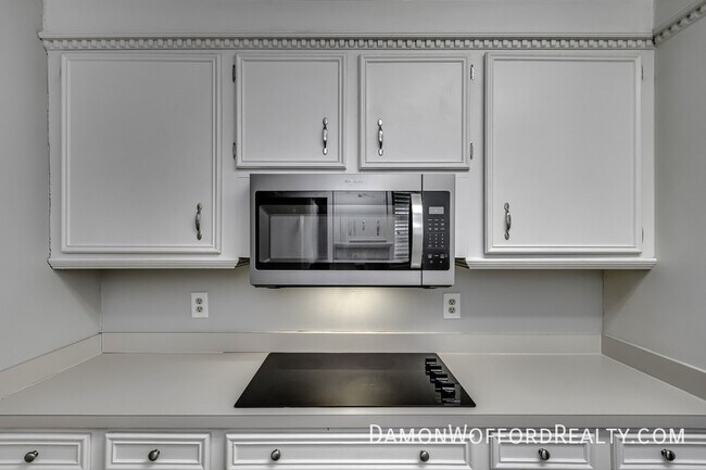 Building Photo - 502 Pelahatchie Shore Dr