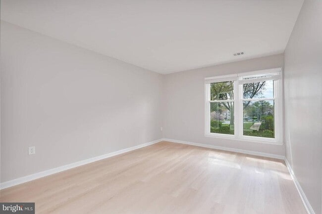 Building Photo - 20527 Shadyside Way