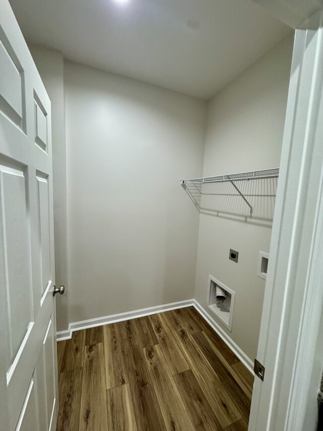 Building Photo - 16592 Jamilynn Dr