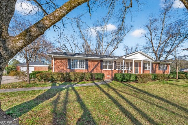 Building Photo - 741 East Ave