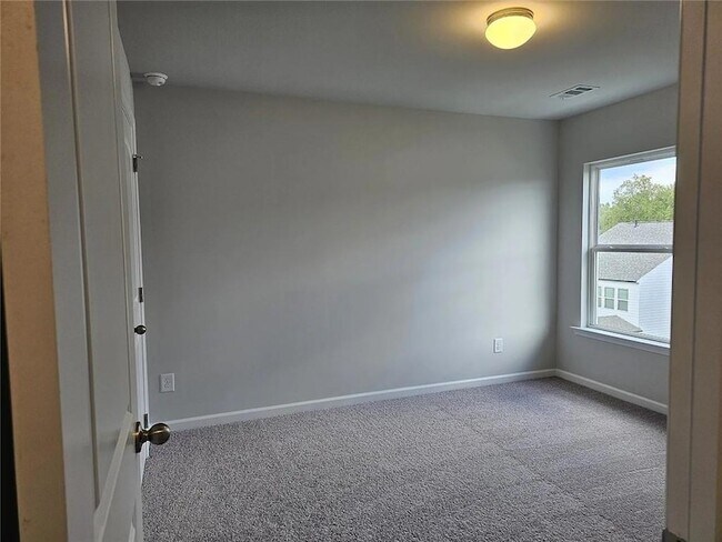 Building Photo - 116 Parkwood Dr