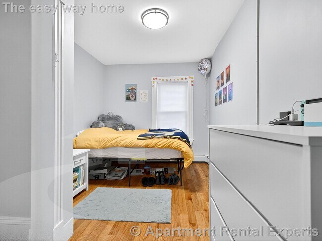 Building Photo - 114 Woodstock St