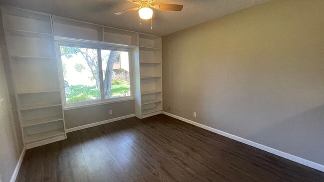Building Photo - 1109 Camino Del Valle