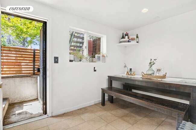 Building Photo - 90 Lafayette Ave