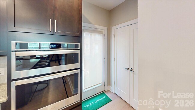 Building Photo - 3804 Sky Haven Dr