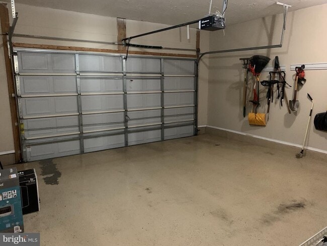 Building Photo - 8379 Academy Rd