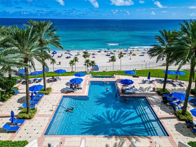 Building Photo - 19333 Collins Ave