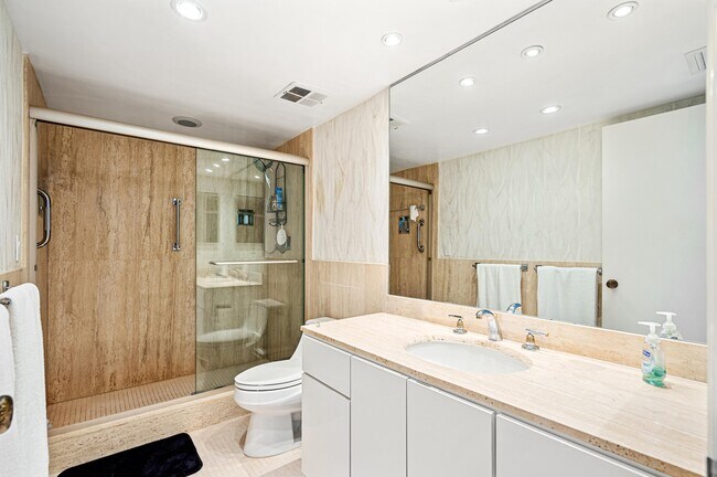 Building Photo - 2066 N Ocean Blvd