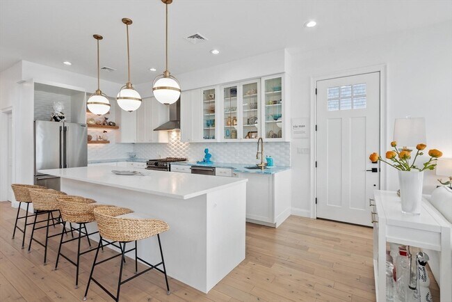 Building Photo - 16 Fosters Point