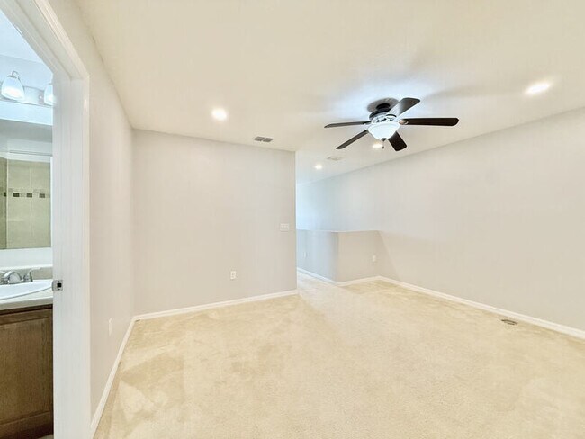 Building Photo - 3824 Exeter Ln