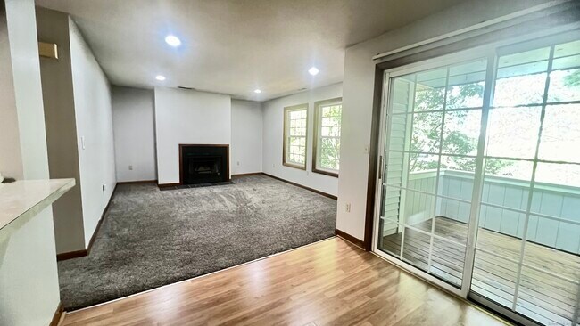 Building Photo - 109 Misty Meadow Ln