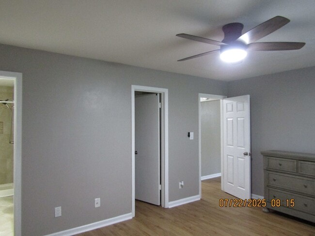 Building Photo - South Virginia Beach Barberton