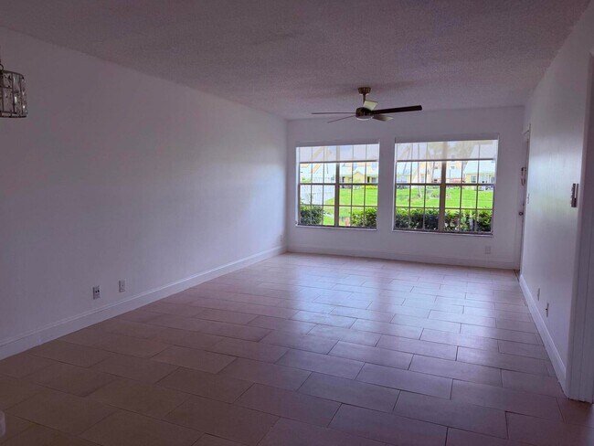 Building Photo - 6347 La Costa Dr