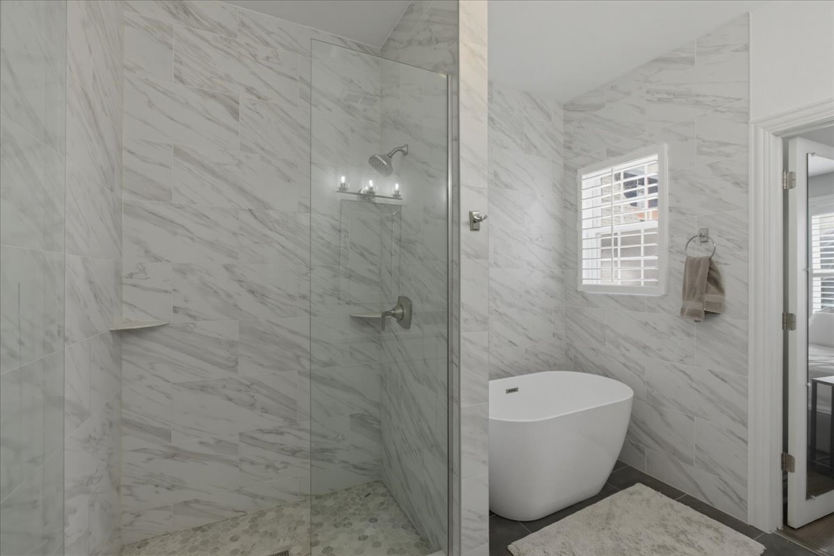 Building Photo - 1828 W Berenice Ave