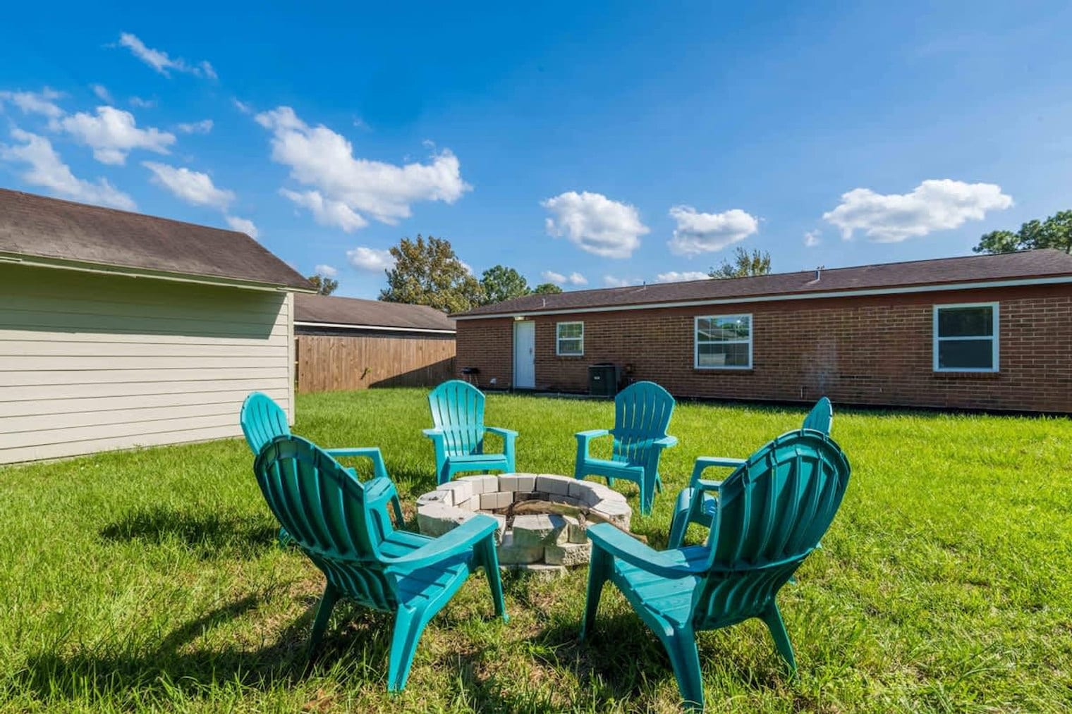 Building Photo - 10941 Hardwick Ln