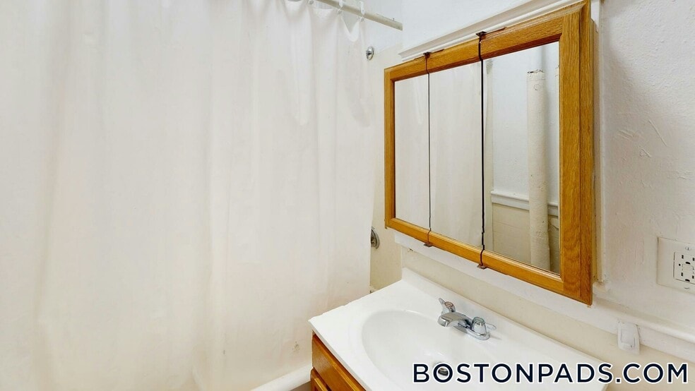 Building Photo - 1191 Boylston St