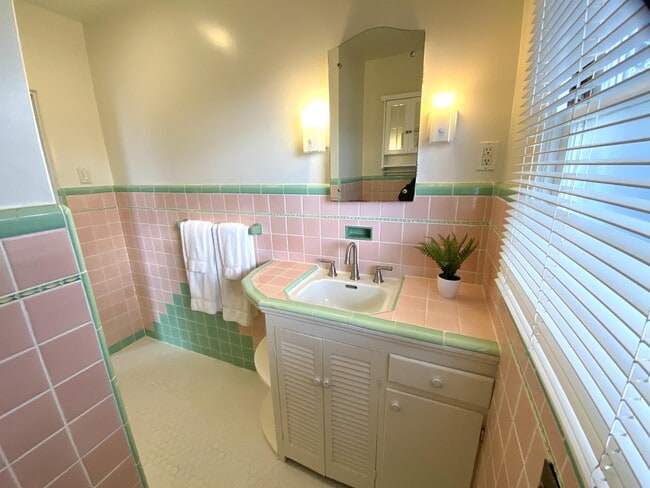 Building Photo - 4491 Coronado Ave