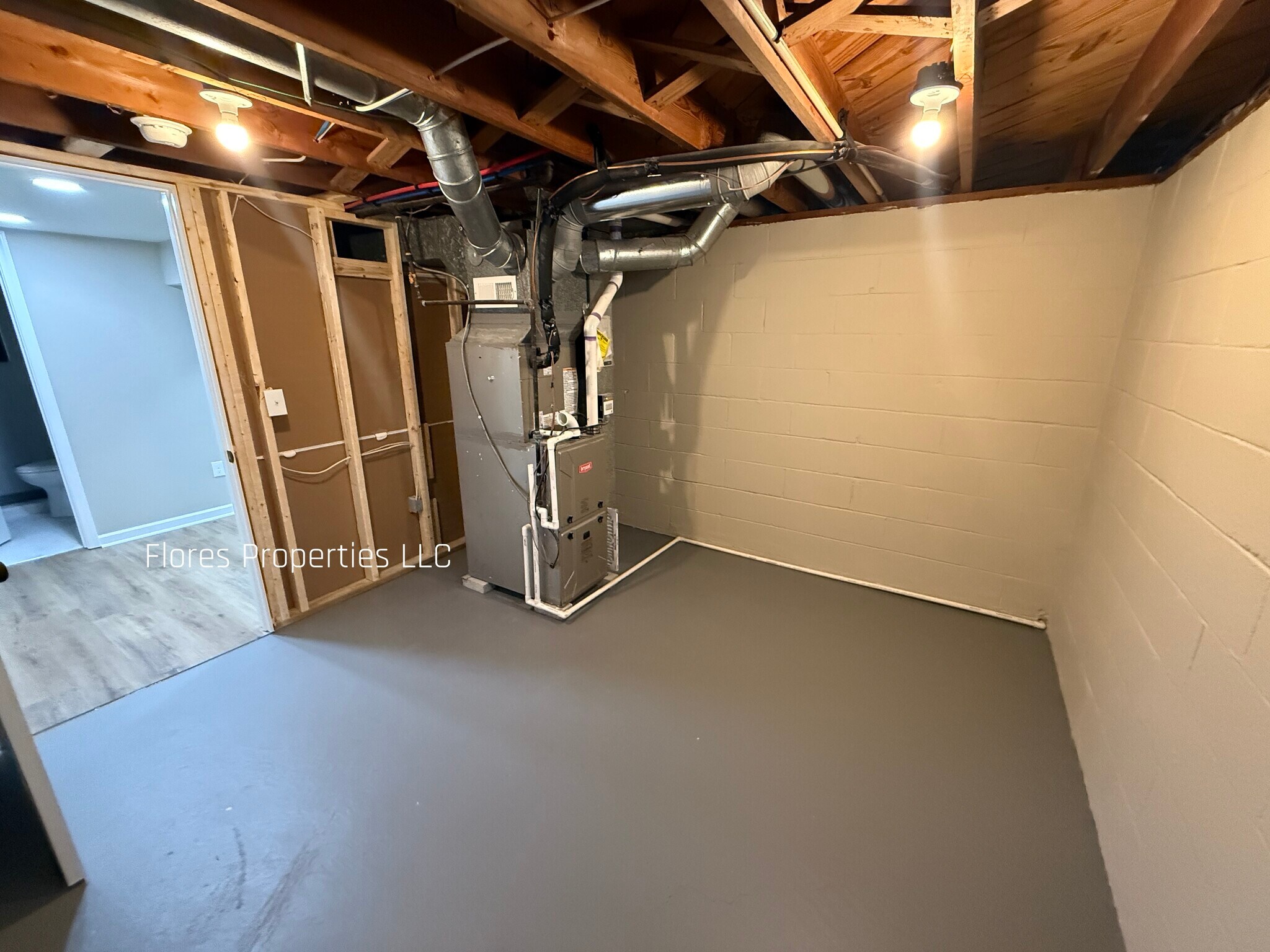 Building Photo - 1136 Pauline Ave