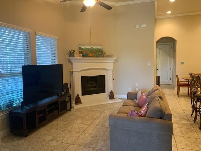 Building Photo - 686 Pendle Forest Dr