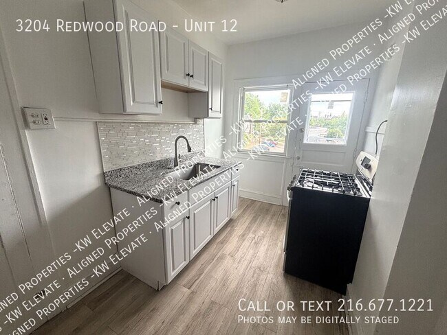 Building Photo - 3204 Redwood Rd