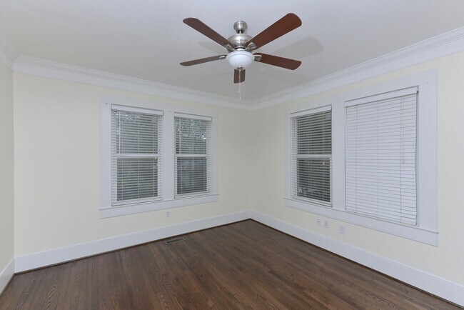Building Photo - Cozy 3BR/2BA Home Steps from USC – PRE-LEA...